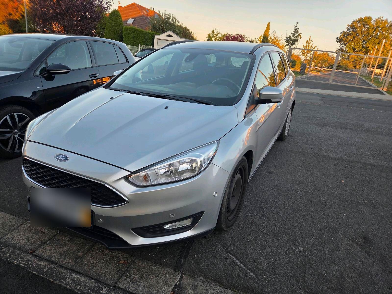 Ford Focus 2015 — interior