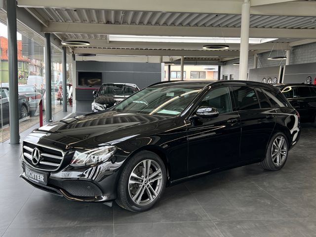 Mercedes-Benz E 220 d T 4M Avantgarde NIGHT/LED/KAMERA/NAVI/