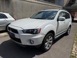 Mitsubishi Outlander Instyle 4WD *Automatik/AHK* - Mitsubishi aus 2012: I