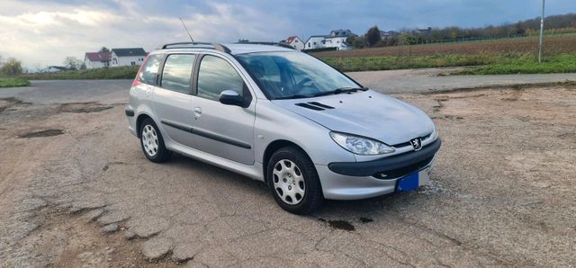 Peugeot 206 kombi wenig km zu verkaufen