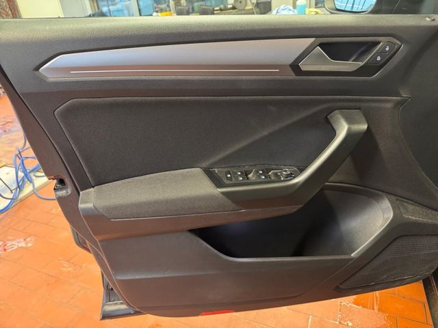 T-Roc Active 2.0 TDI DSG Navi Climatronic Sitzhe