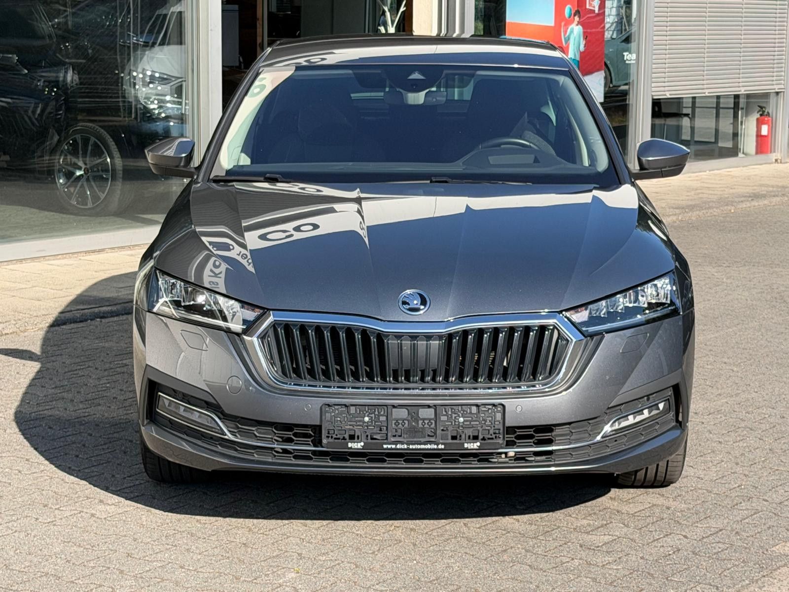 Fahrzeugabbildung SKODA Octavia 2.0TDI Style >VIRTU+HEAD+LED+SHZ+ACC+18"
