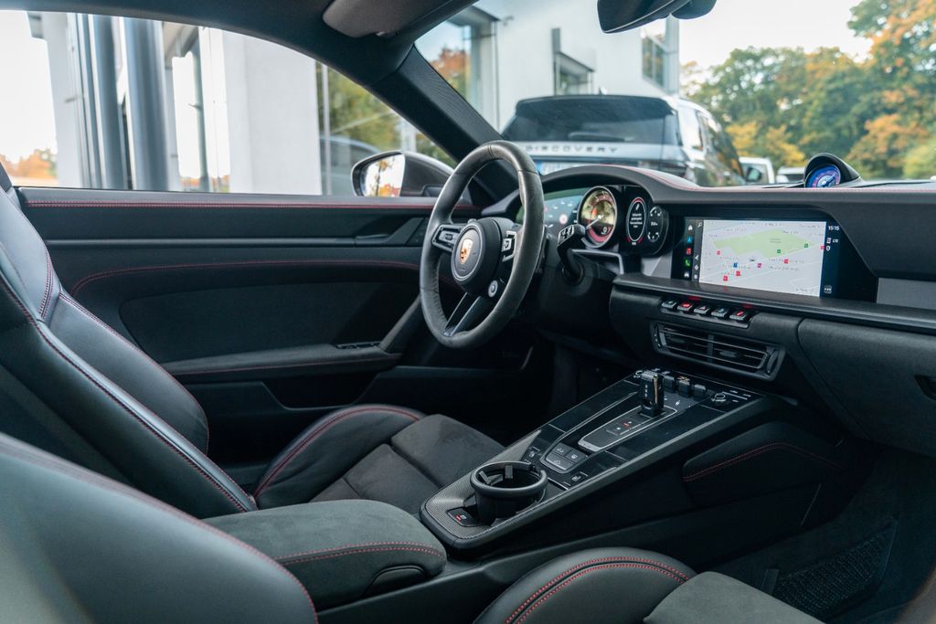 Porsche 992 Carrera 4 GTS/ MATRIX/ 18-WEGE/ LIFT/ BOSE Porsche 992 Carrera 4 GTS/ MATRIX/ 18-WEGE/ LIFT/ BOSE