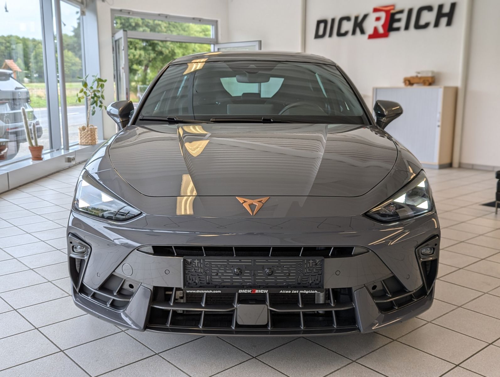 CUPRA Leon 1.5 eTSI Sennh. Matrix Pano Edge/Dynamic - Image 2