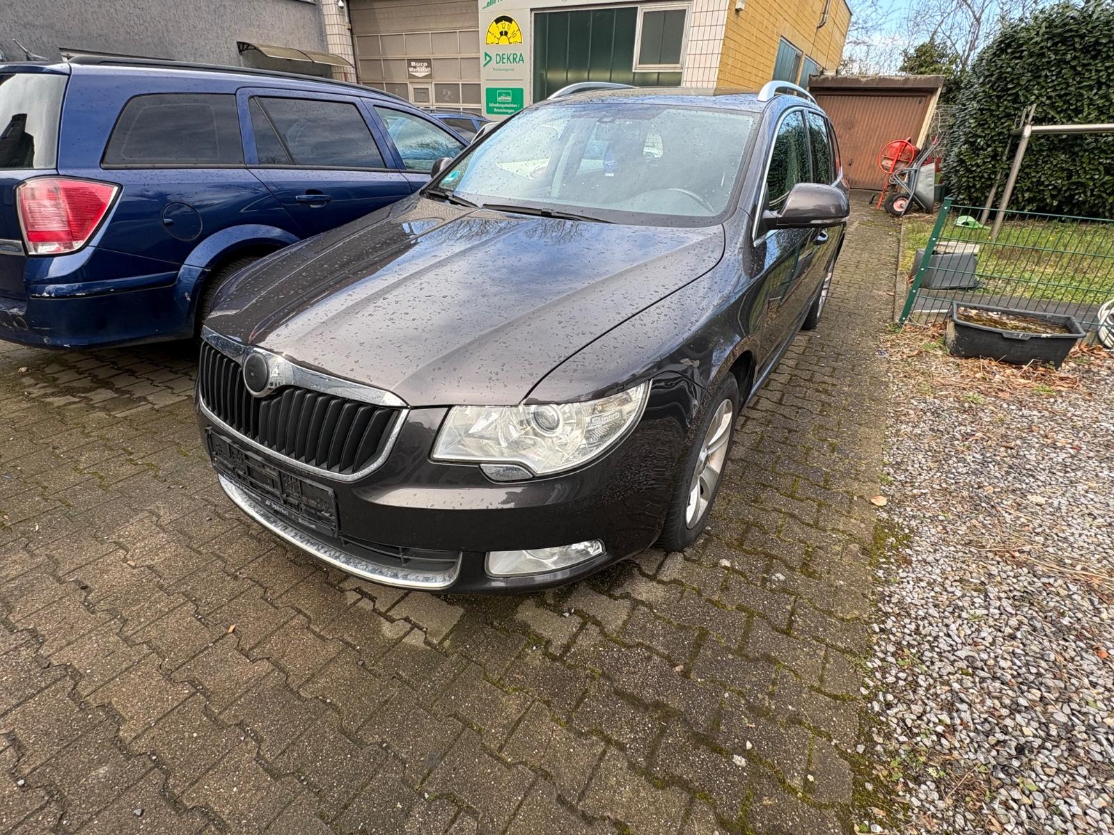 Skoda Superb 2.0 TDI CR Ambition Combi Euro 5