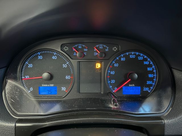 MYAUTOCENTER – Gebraucht- und Jahreswagen mit Werkstattservice in Pfaffenhofen Volkswagen Polo IV Comfortline *TÜV NEU*KLIMA*ELEKTR.FENSTE