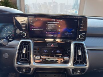 Kia Sorento 2.2D Platinum AWD DCT8 Glasdach 7 Sitzer