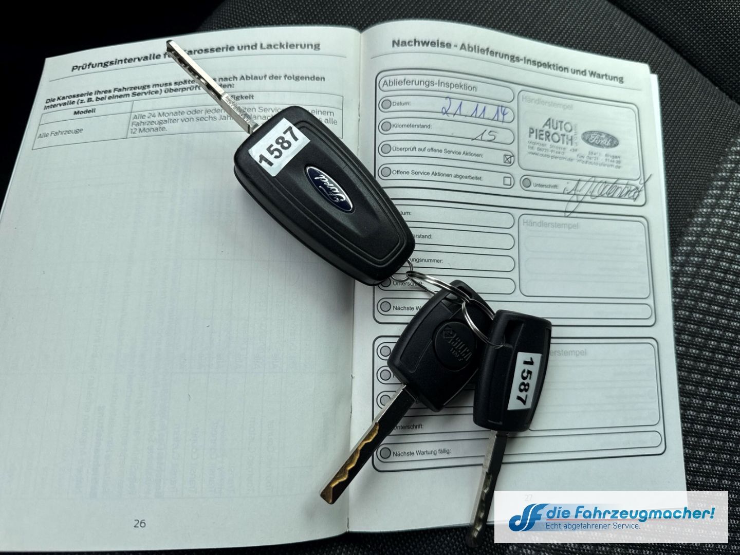 Fahrzeugabbildung Ford Transit Custom Kombi 300 L1 2.2 TDCi *1587
