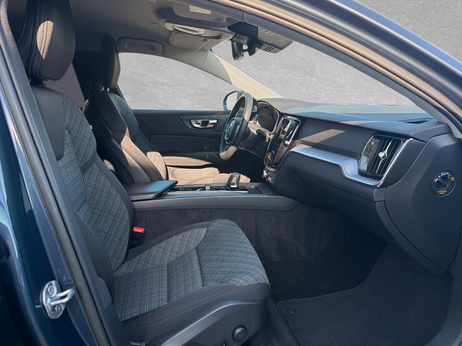 Volvo V60 B4 Mild-Hybrid Core AHK ACC BLIS LED
