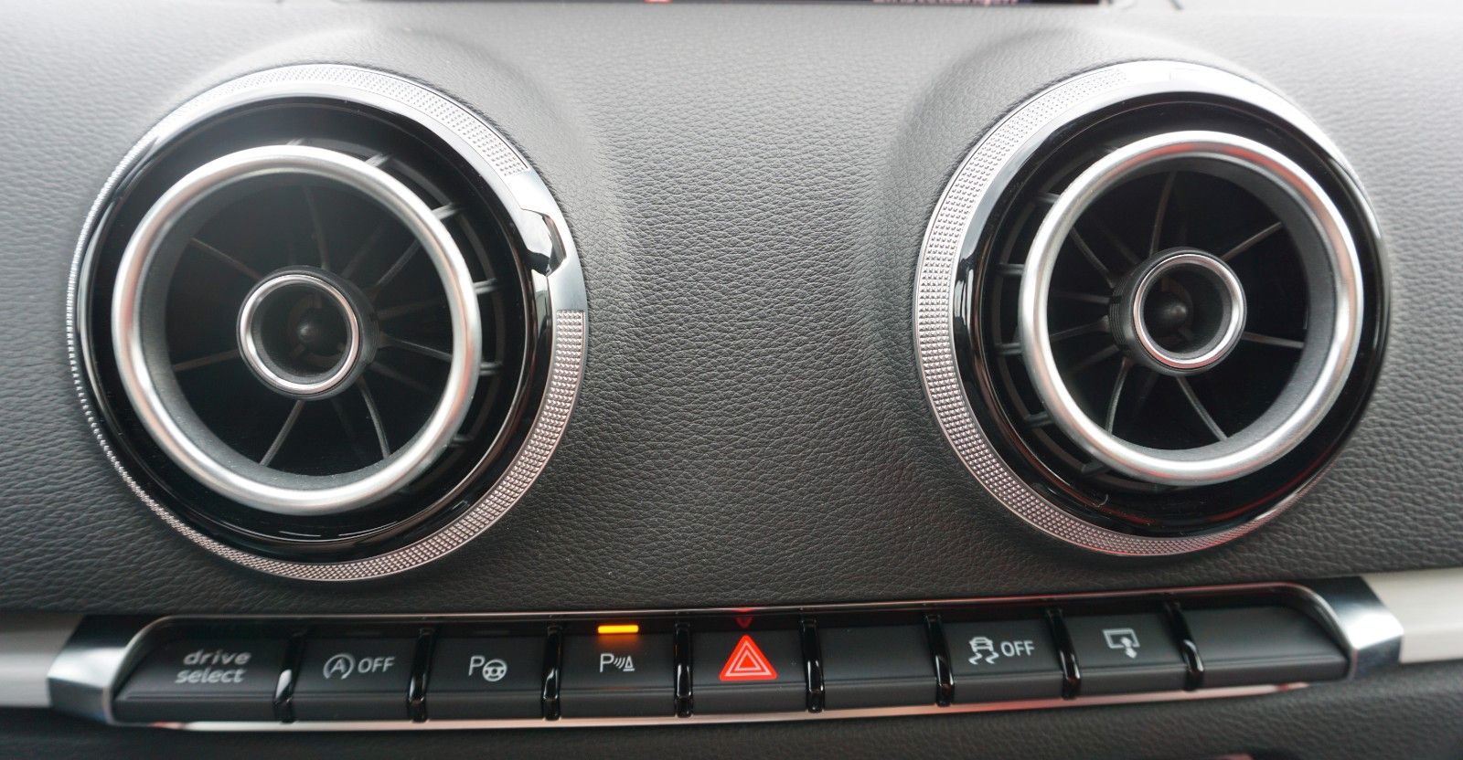 Fahrzeugabbildung Audi S3 Sportback 2.0 TFSI quattro, Leder, Navi, B&O