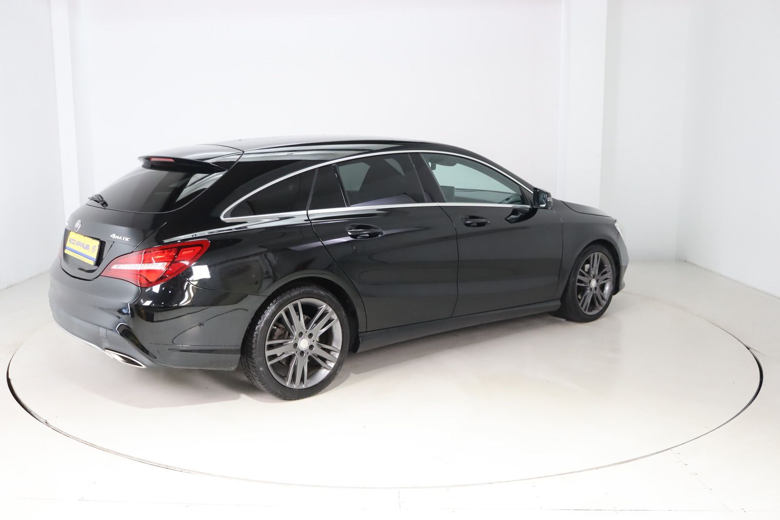 Fahrzeugabbildung Mercedes-Benz CLA 220 CDI Shooting Brake 4Matic
