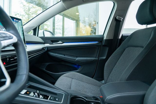 Volkswagen Golf 8 2.0 TDI LIFE/ BUSINESS/ AHK/ LED+ Volkswagen Golf 8 2.0 TDI LIFE/ BUSINESS/ AHK/ LED+