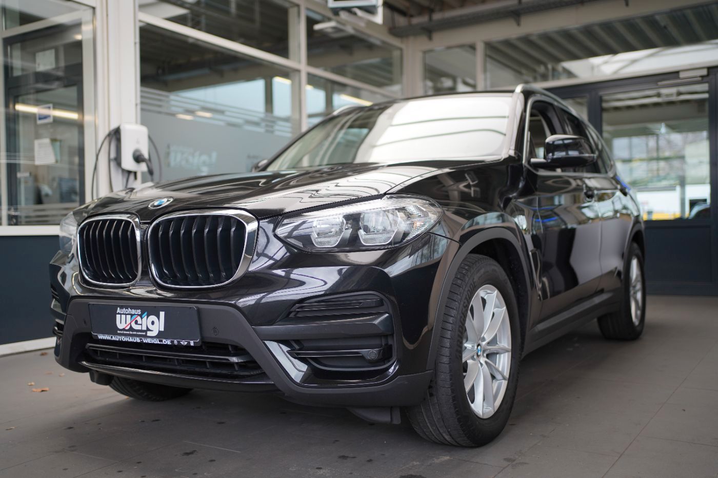 Fahrzeugabbildung BMW X3 xDrive 20d Advantage +Glasdach+HeadUp+HiFi+PD