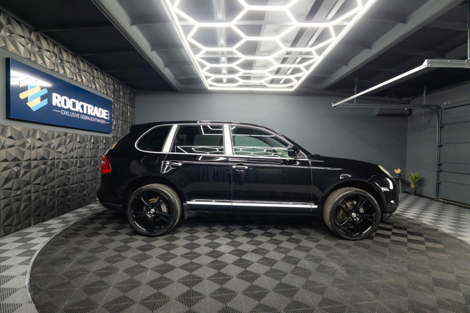 Fahrzeugabbildung Porsche Cayenne 3.6 V6 Black Edition | BOSE | 22Zoll ABT