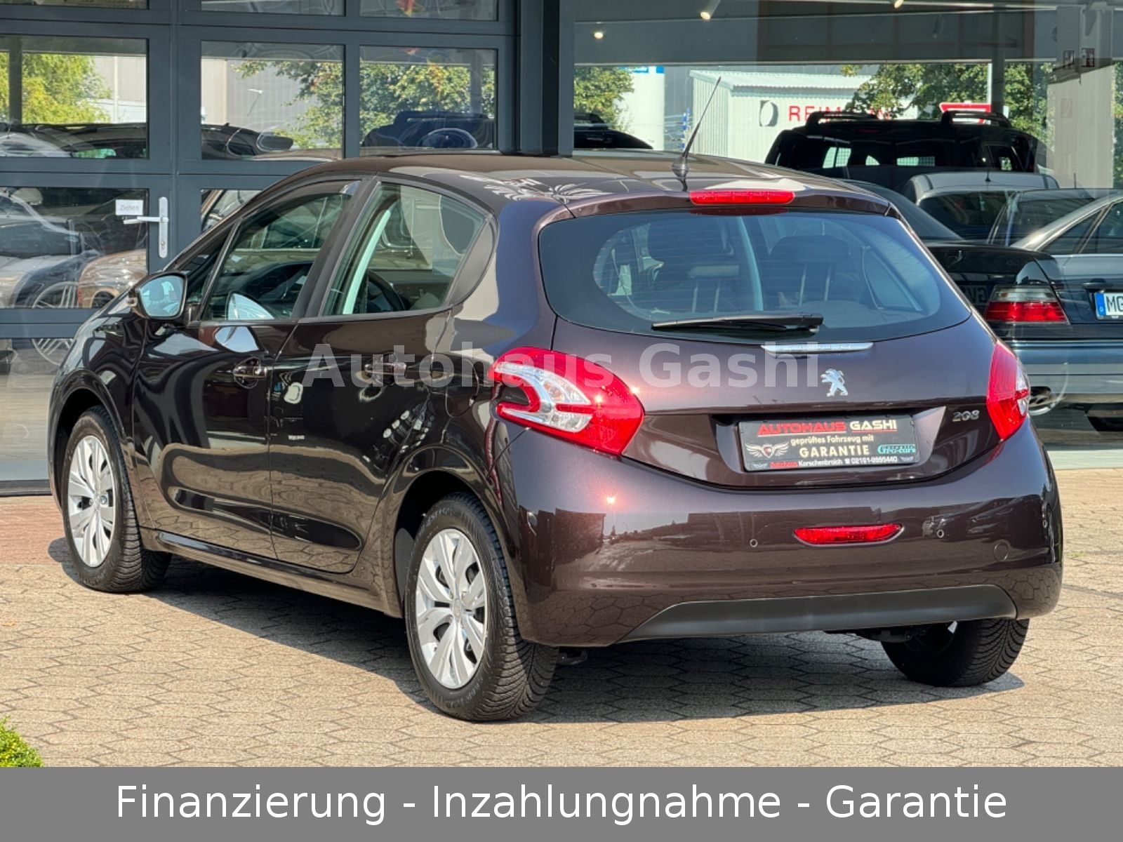 Fahrzeugabbildung Peugeot 208* 2.HD*Klima*Tempomat*PDC*Allwetter-Reifen