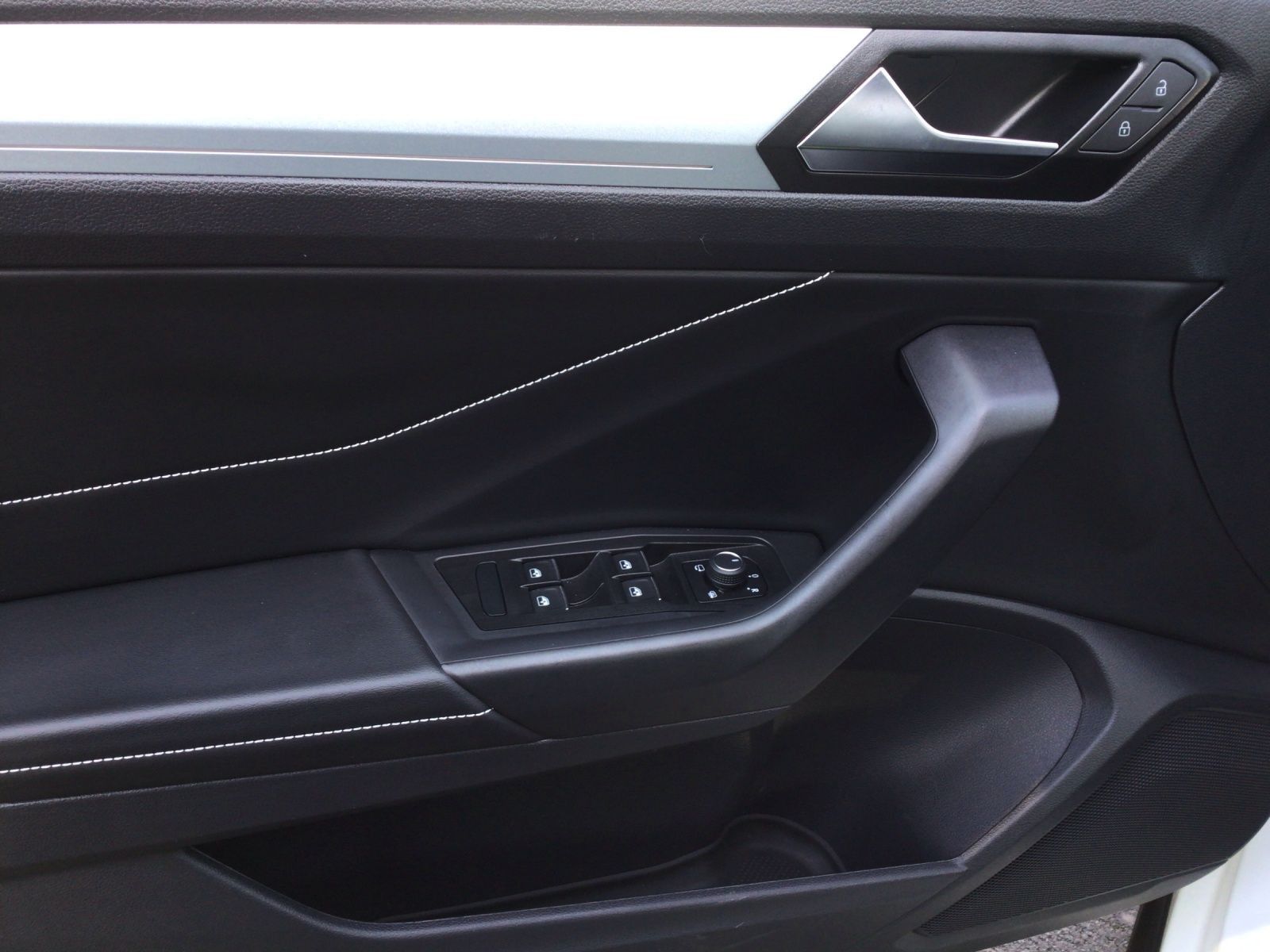 Volkswagen T-Roc - Bild 8