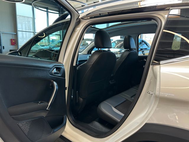 Peugeot 2008 Allure *Pano*Xenon*Navi*