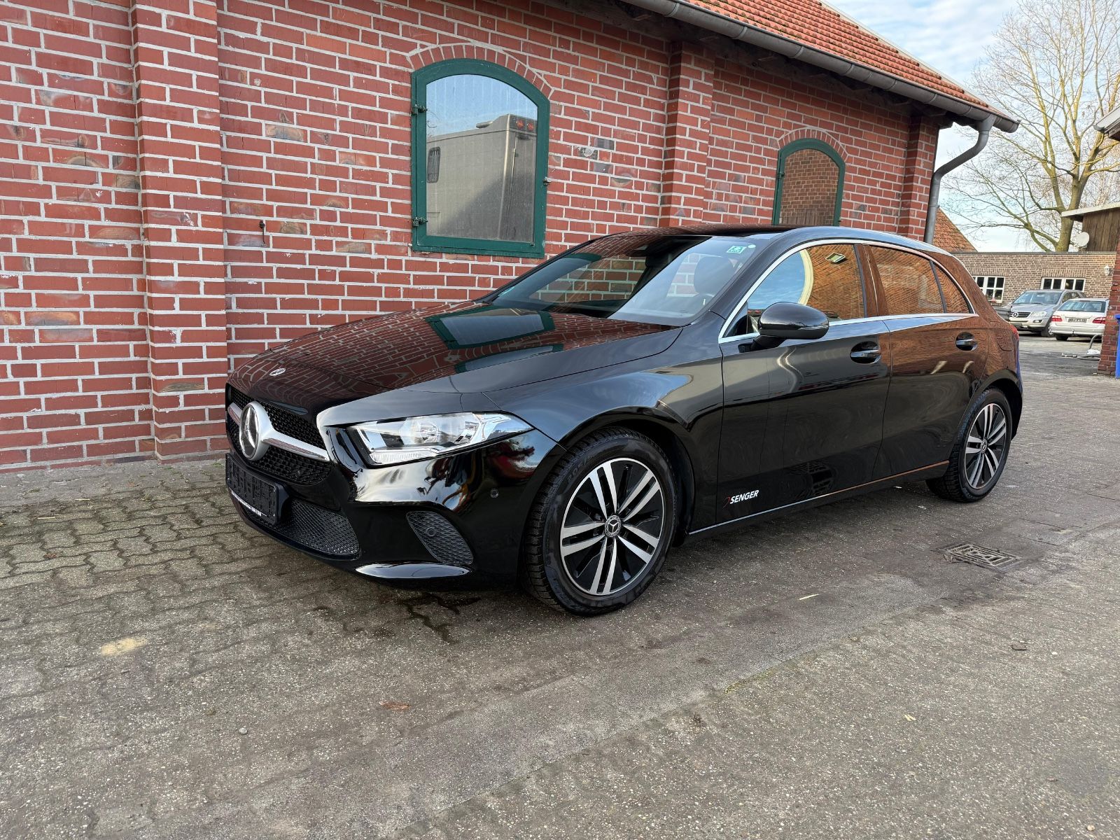MERCEDES-BENZ A 180 Progressive Navi Apple CarPlay