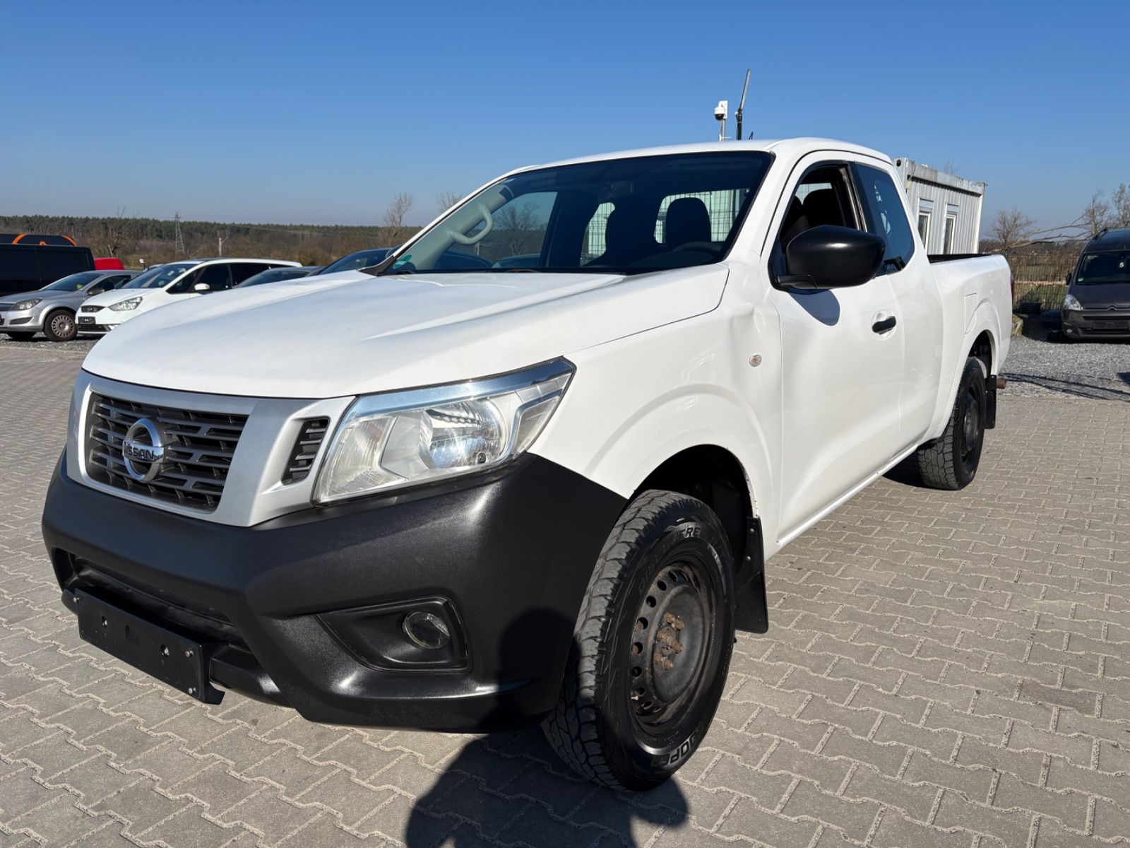 NISSAN Navara