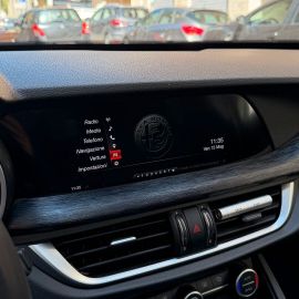 Alfa-Romeo Stelvio - 9