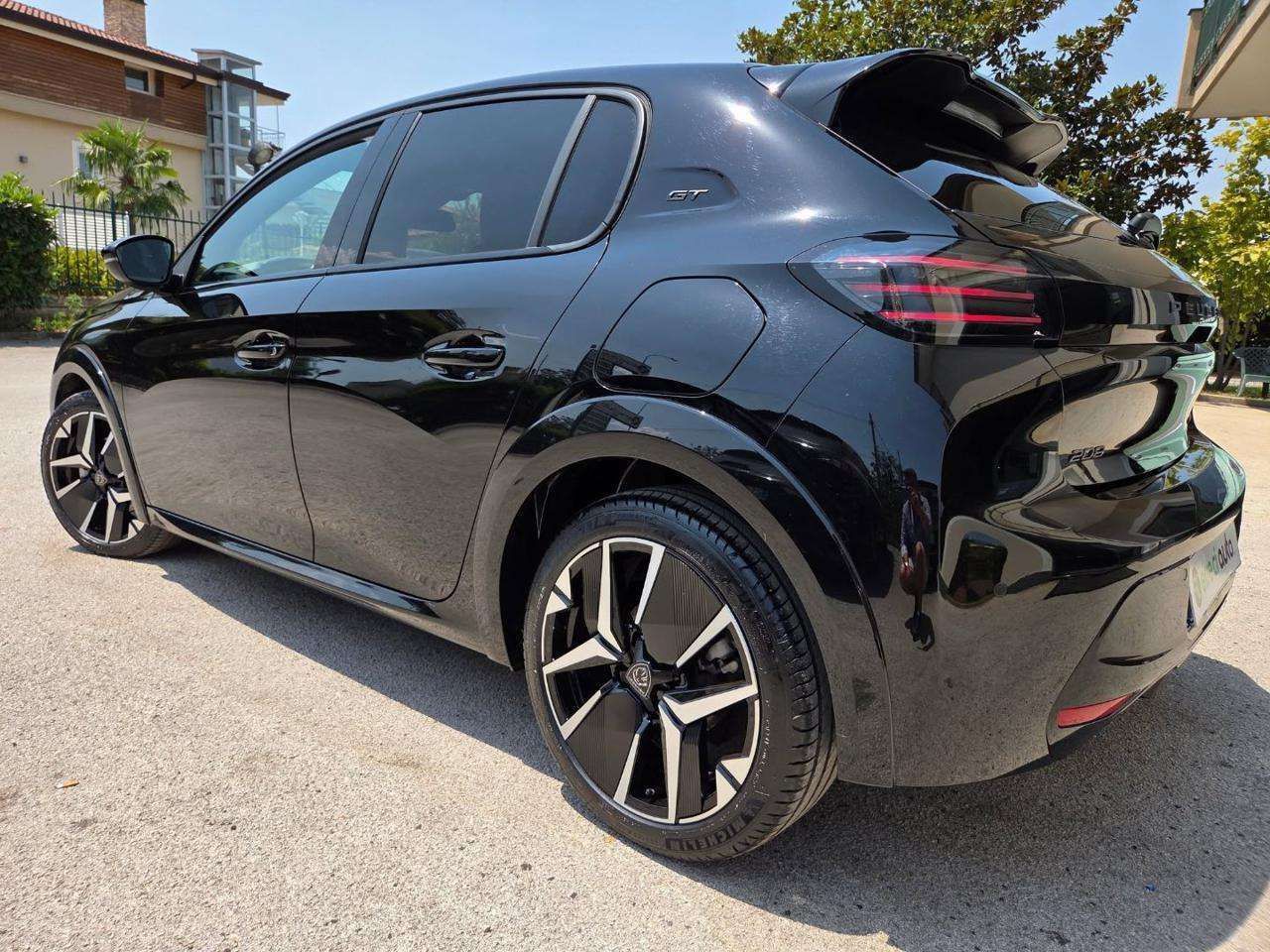 Peugeot 208 Hybrid 145 e-DCS6 GT + sedili elettr