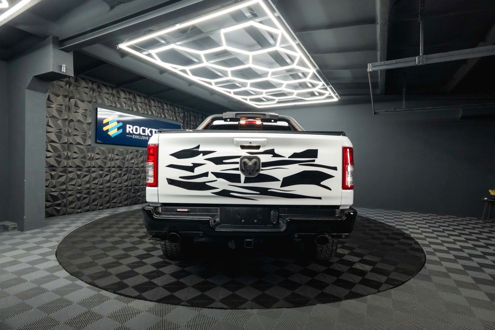Fahrzeugabbildung Dodge RAM 5.7 V8 HEMI 4x4 OFFROAD LONGBED AXLE LOCK