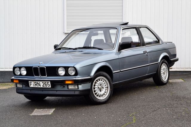 BMW 325e | E30 | DIN-Kennzeichen | Schiebedach