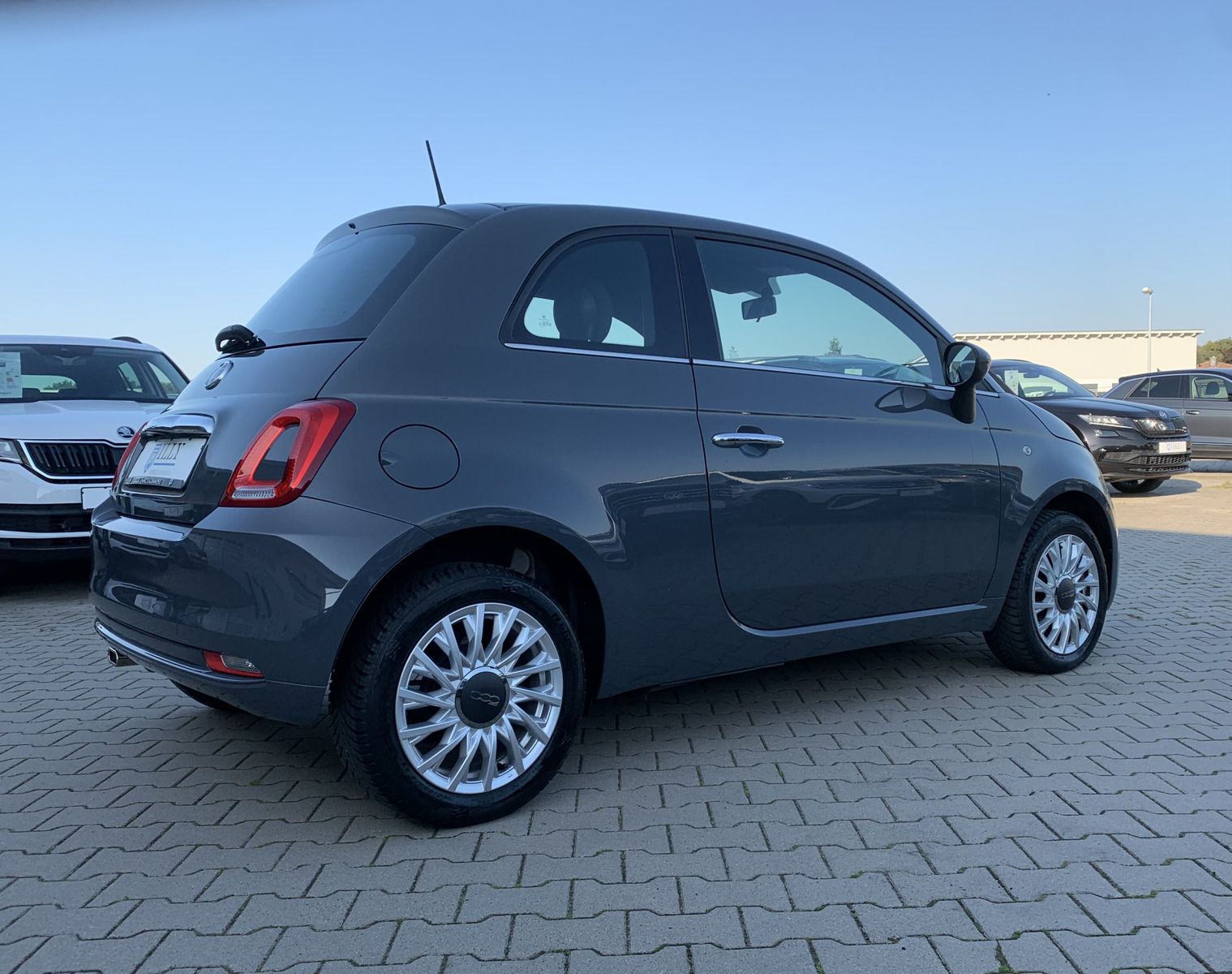 Fahrzeugabbildung Fiat 500 1.2 Lounge*PDC*UConnect*LED*Tempomat*ELFH*