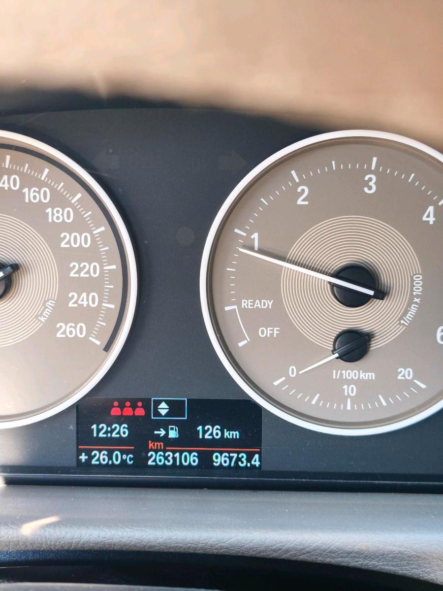 BMW 320 2012 — photo 6