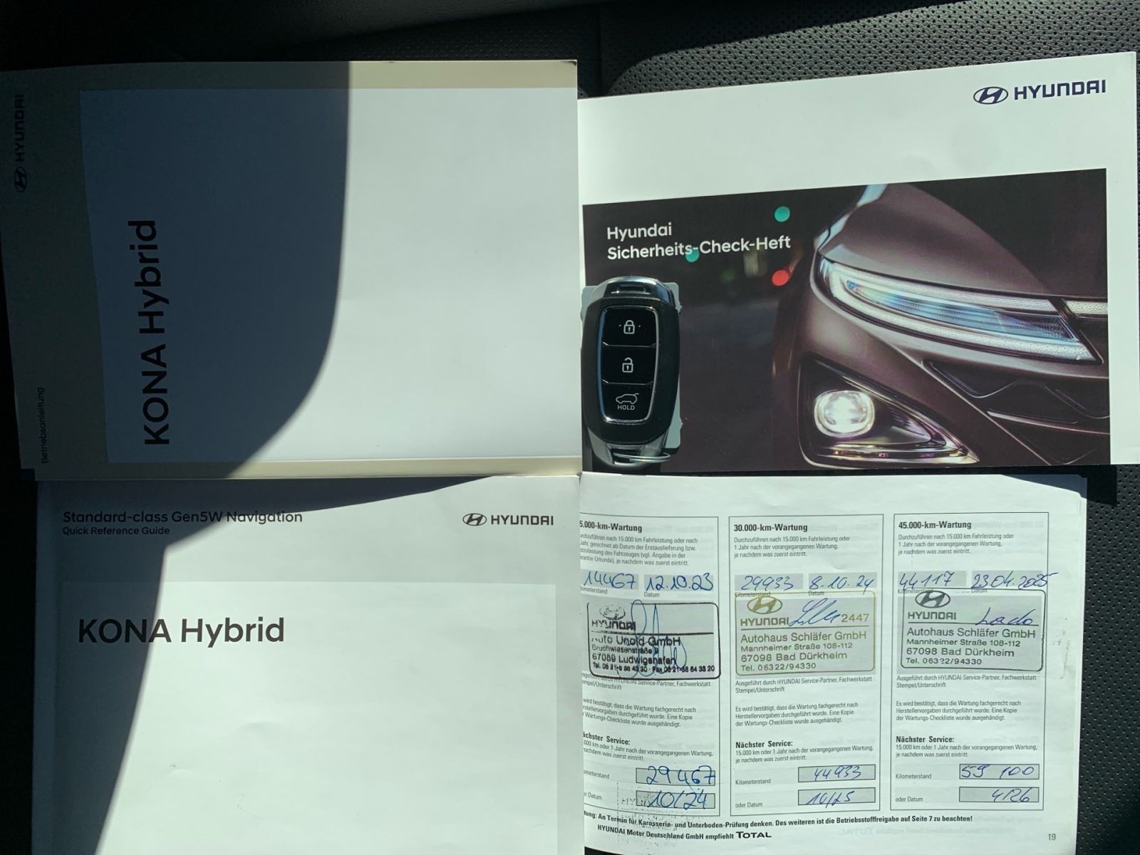 Fahrzeugabbildung Hyundai KONA 1.6 GDI Prime Hybrid Navi LED Leder 1Hd