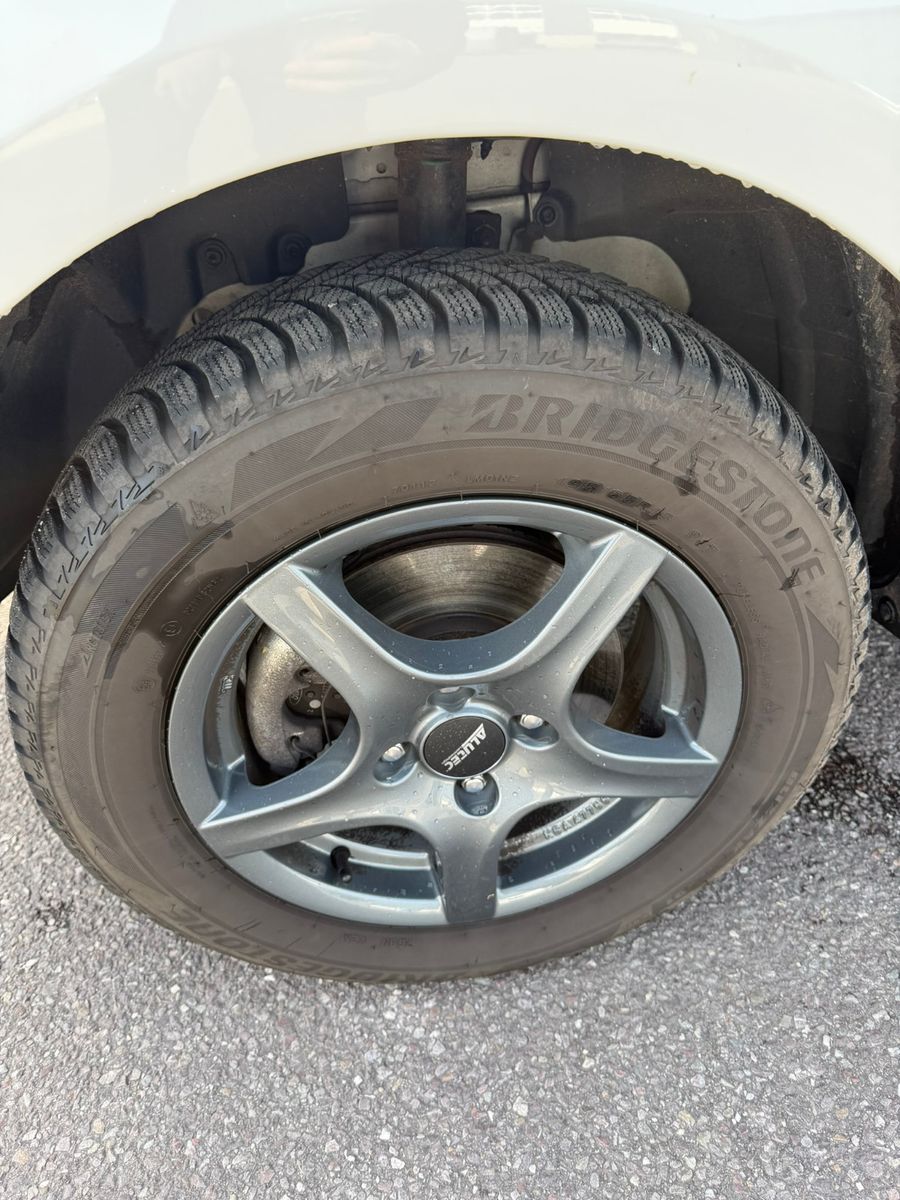 Fahrzeugabbildung Ford EcoSport Titanium 8fach Bereift ALUFelgen