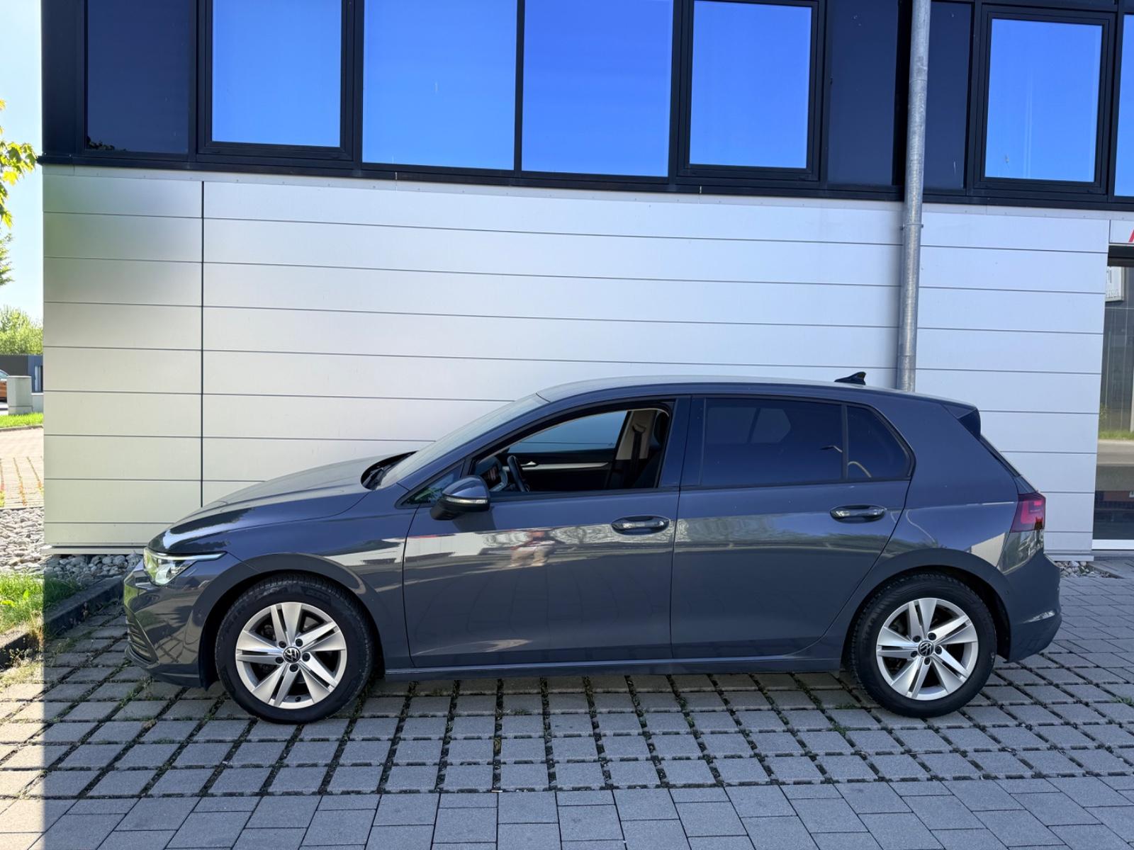 Volkswagen Golf VIII Lim. Life eTSI LED/Navi/Standheizung