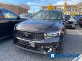 Volvo XC40 B3 Black Edition Ultra HarmanKardon 2WD - Volvo XC40: Ultra Black Edition