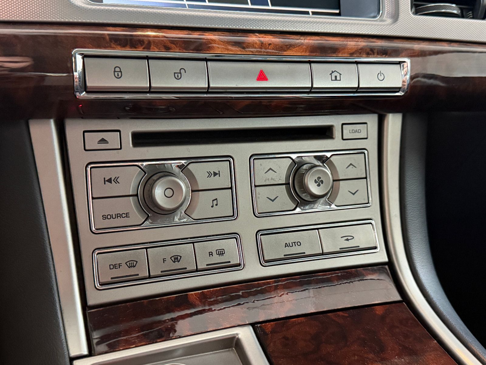 Fahrzeugabbildung Jaguar XF 3.0 V6 Diesel Edition /S-DACH/KAMERA