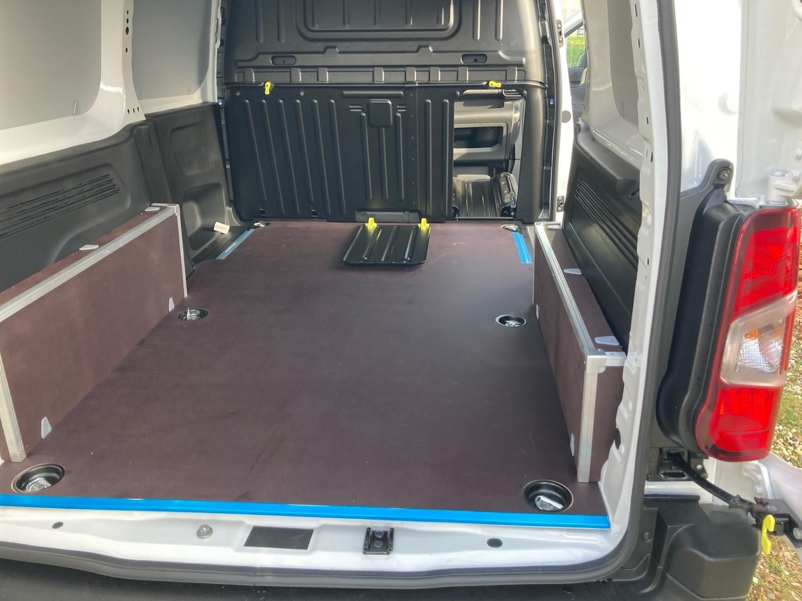 Fahrzeugabbildung Fiat e-Doblo L2 50 kwh 100 KW Kastenwagen