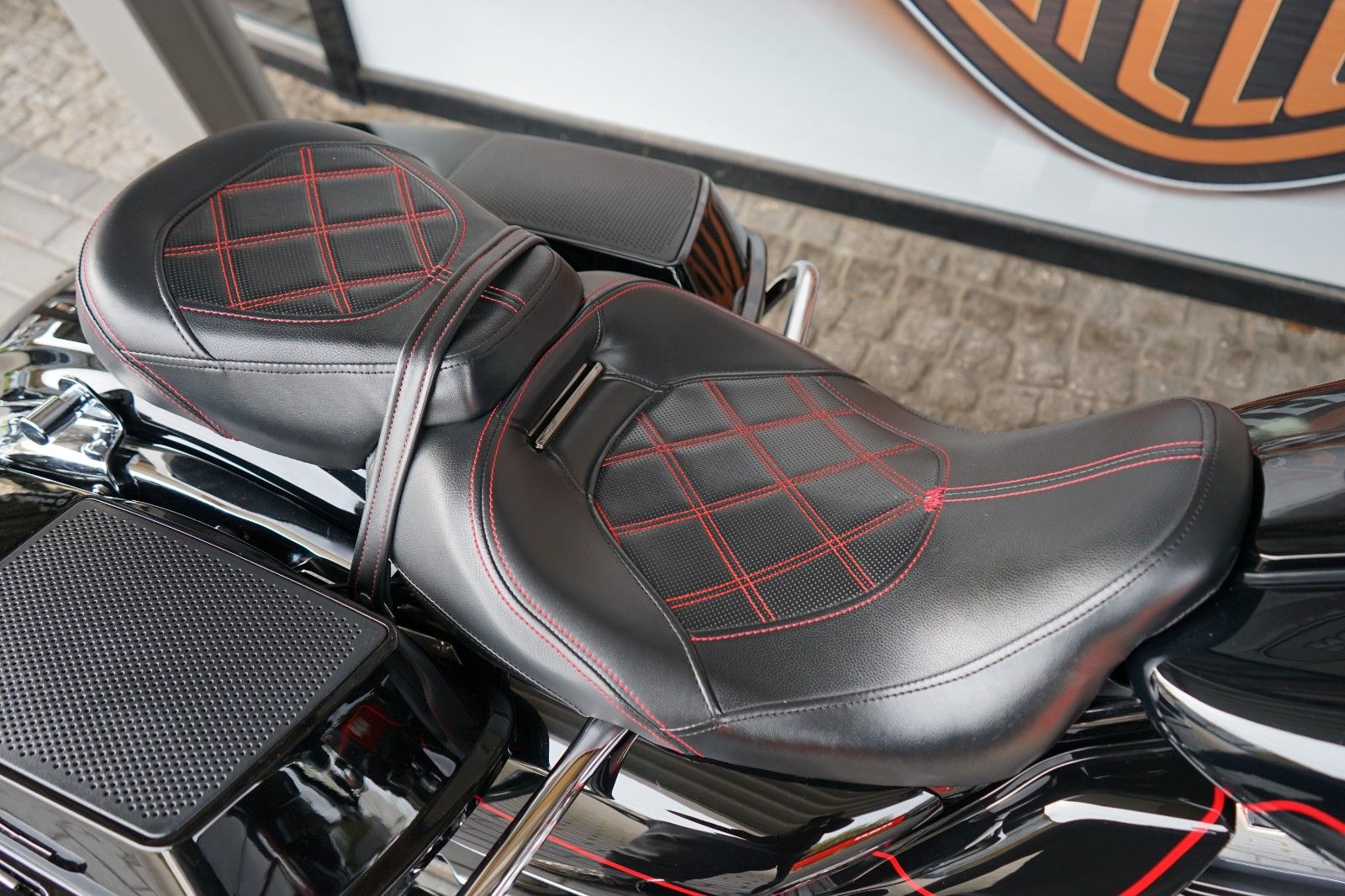 Fahrzeugabbildung Harley-Davidson Street Glide Bagger FLHX mit viel Zubehör