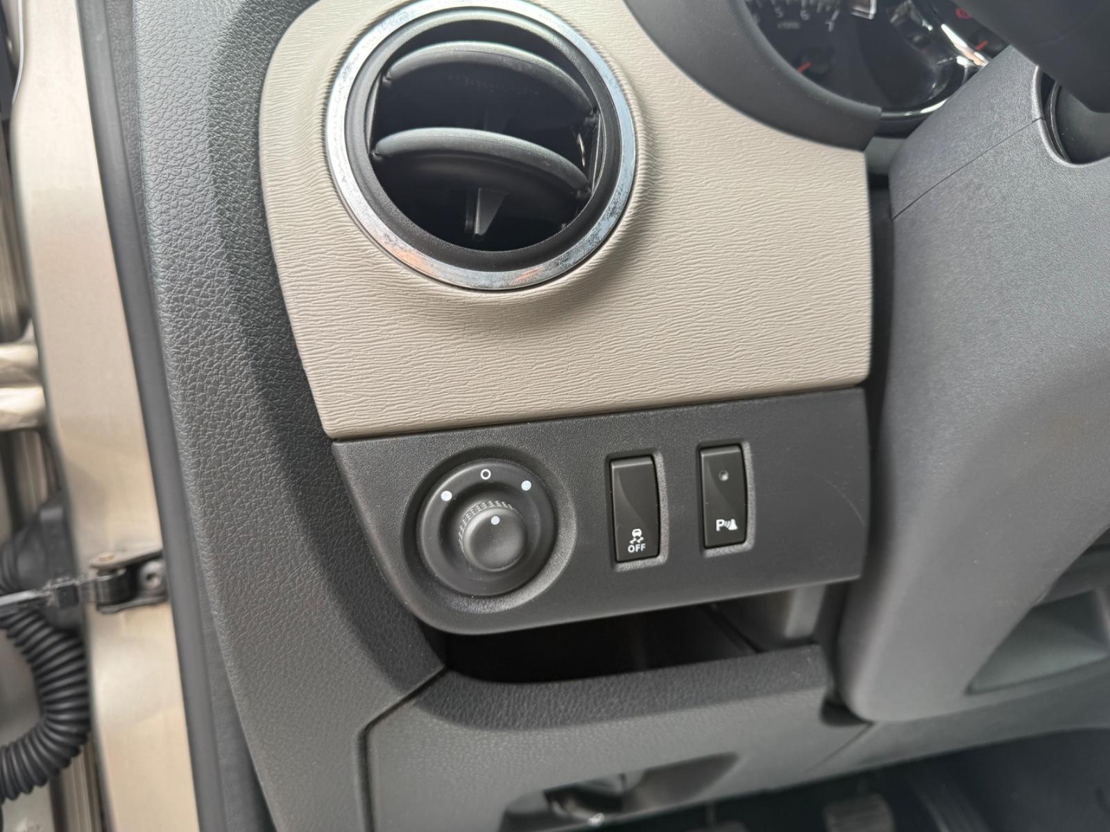 Dacia Lodgy 2013 — photo 11