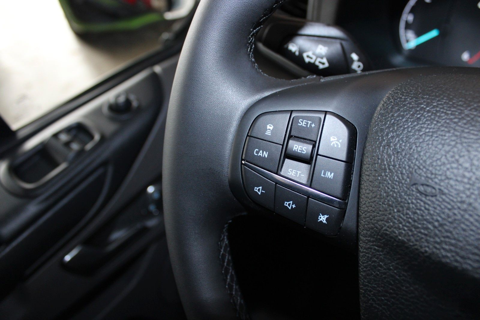 Fahrzeugabbildung Bürstner Ford COPA L2 Aufstelldach AHK Markise WC