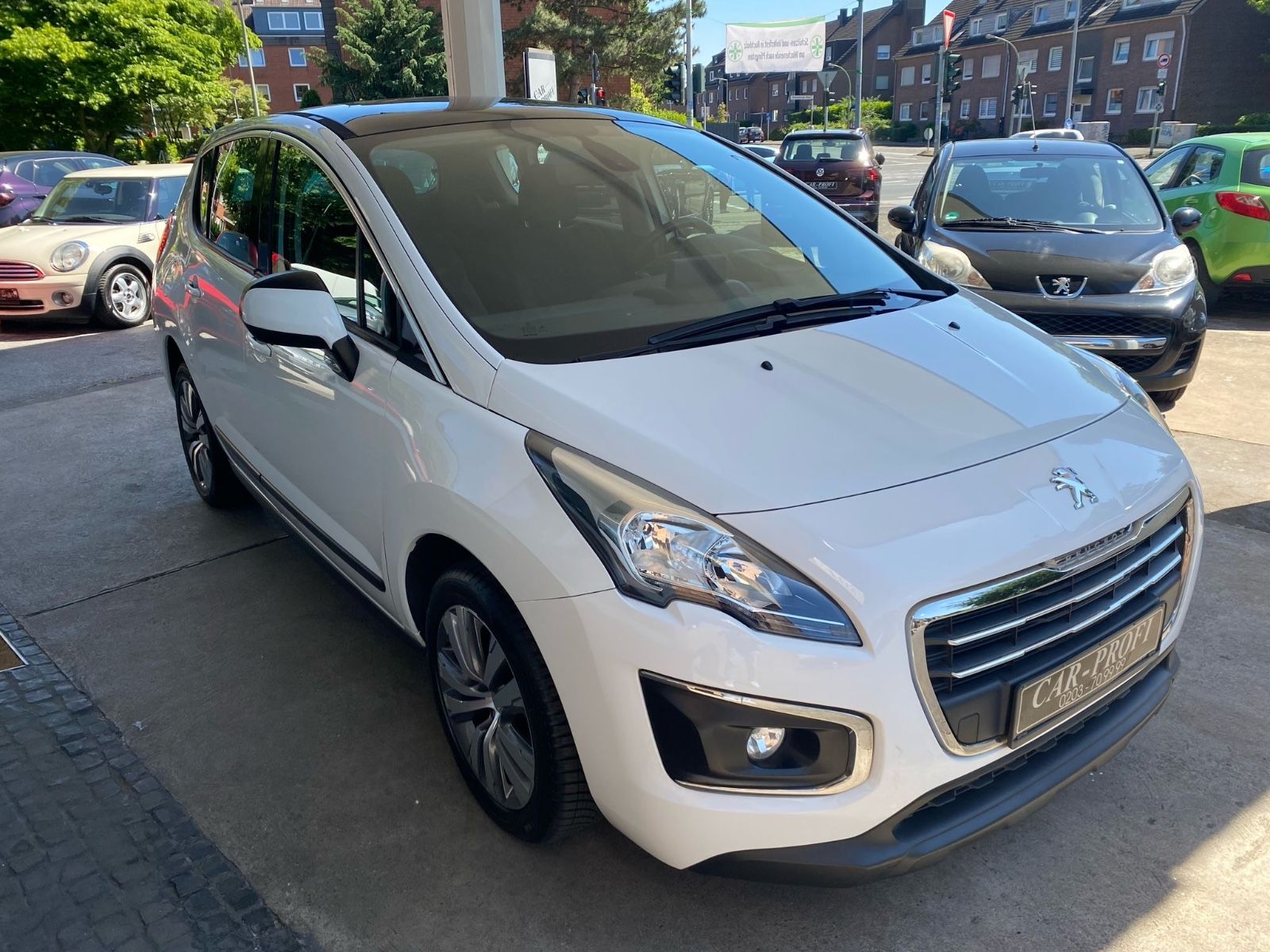 Fahrzeugabbildung Peugeot 3008 Active Autom.  Navi/Panorama/Kamera/1.Hand