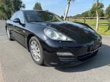 Porsche Panamera S - Porsche Panamera: Schwarz