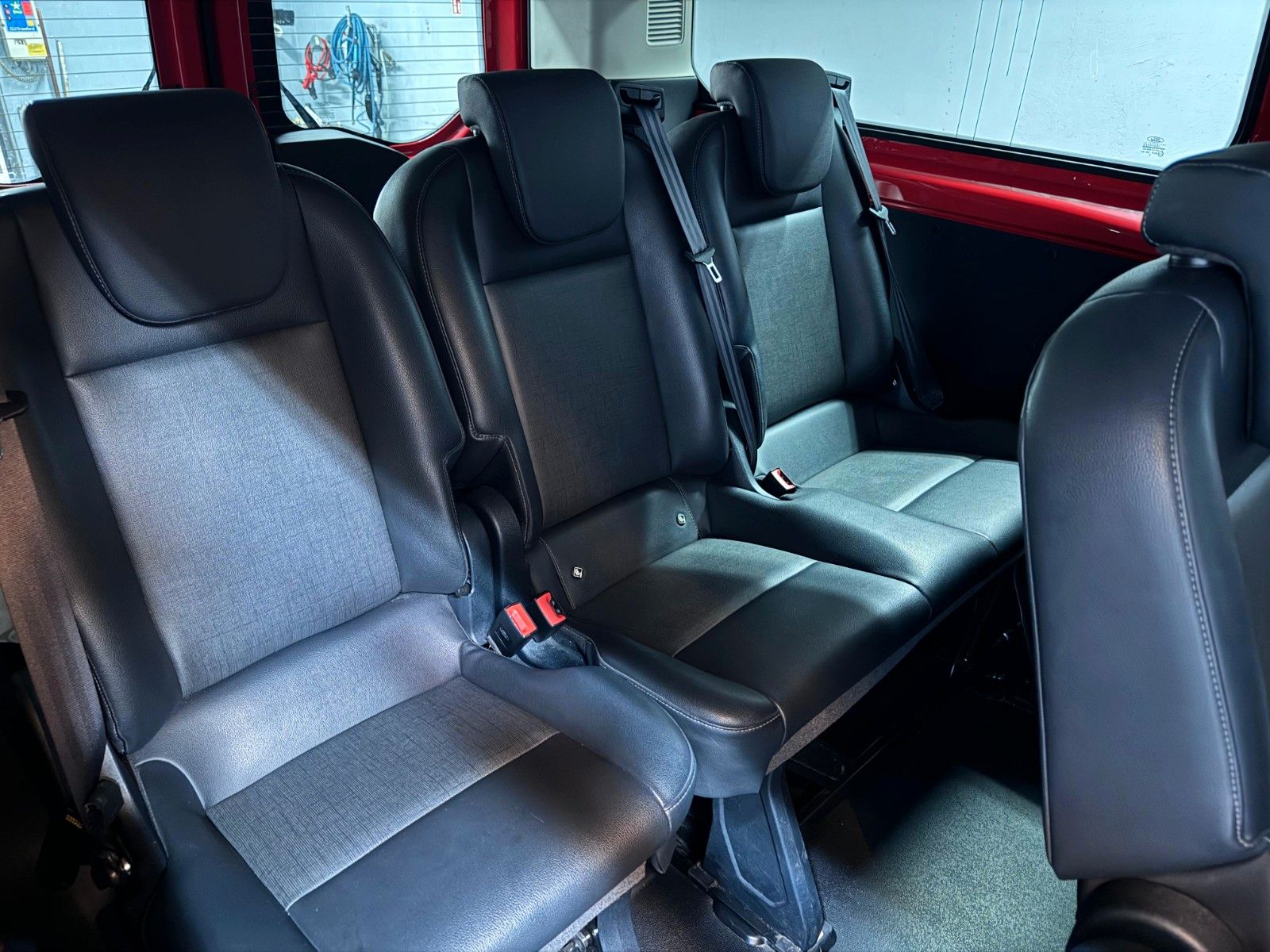 Fahrzeugabbildung Ford Transit Custom320 L2H1 AUTOM*KAMERA*KLIMA*9Sitze