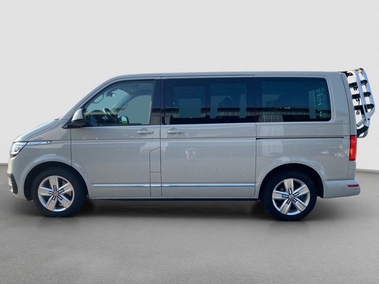 Volkswagen T6.1 Multivan Highline 4Motion DCC NAVI PDC AHK foto 2