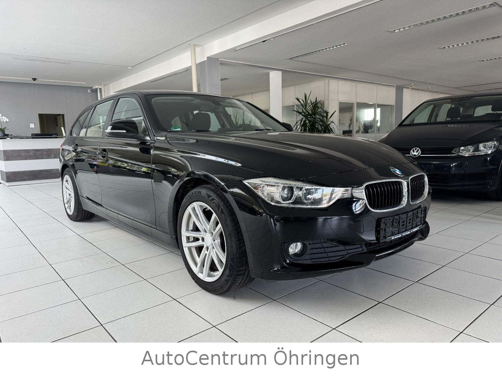 BMW 318 2015 — interior