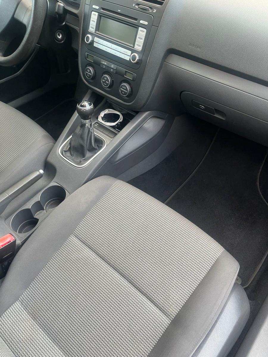 Volkswagen Golf 2007 — interior