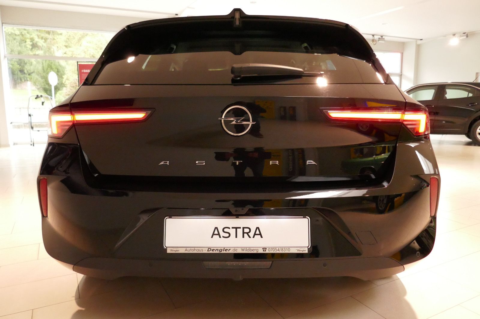 Fahrzeugabbildung Opel Astra-L  Lim. Business Edition / SHZ/Kamera/PDC