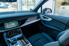 AUDI Q7 TDI / S LINE/ 22"/ ADVANCED/ PANO/ 7 SITZE AUDI Q7 TDI / S LINE/ 22"/ ADVANCED/ PANO/ 7 SITZE