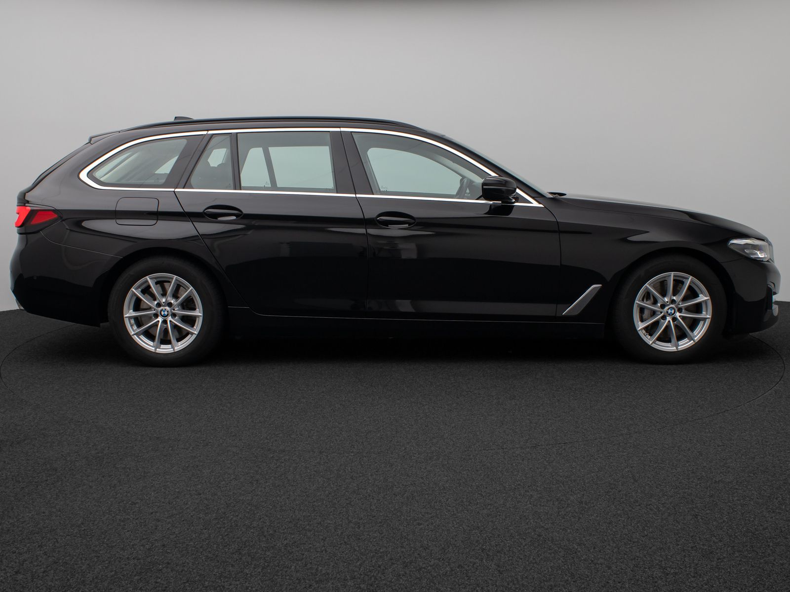 Fahrzeugabbildung BMW 530d xD Kamera HUD 4xKlima Komfort Alarm Sport