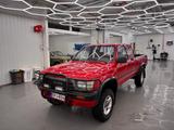 Toyota Hilux - Toyota Hilux mit Benzin-Antrieb