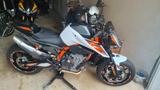KTM 890 Duke R  Schwarze Felgen Top - Angebote