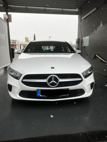 Mercedes-Benz A 180 -